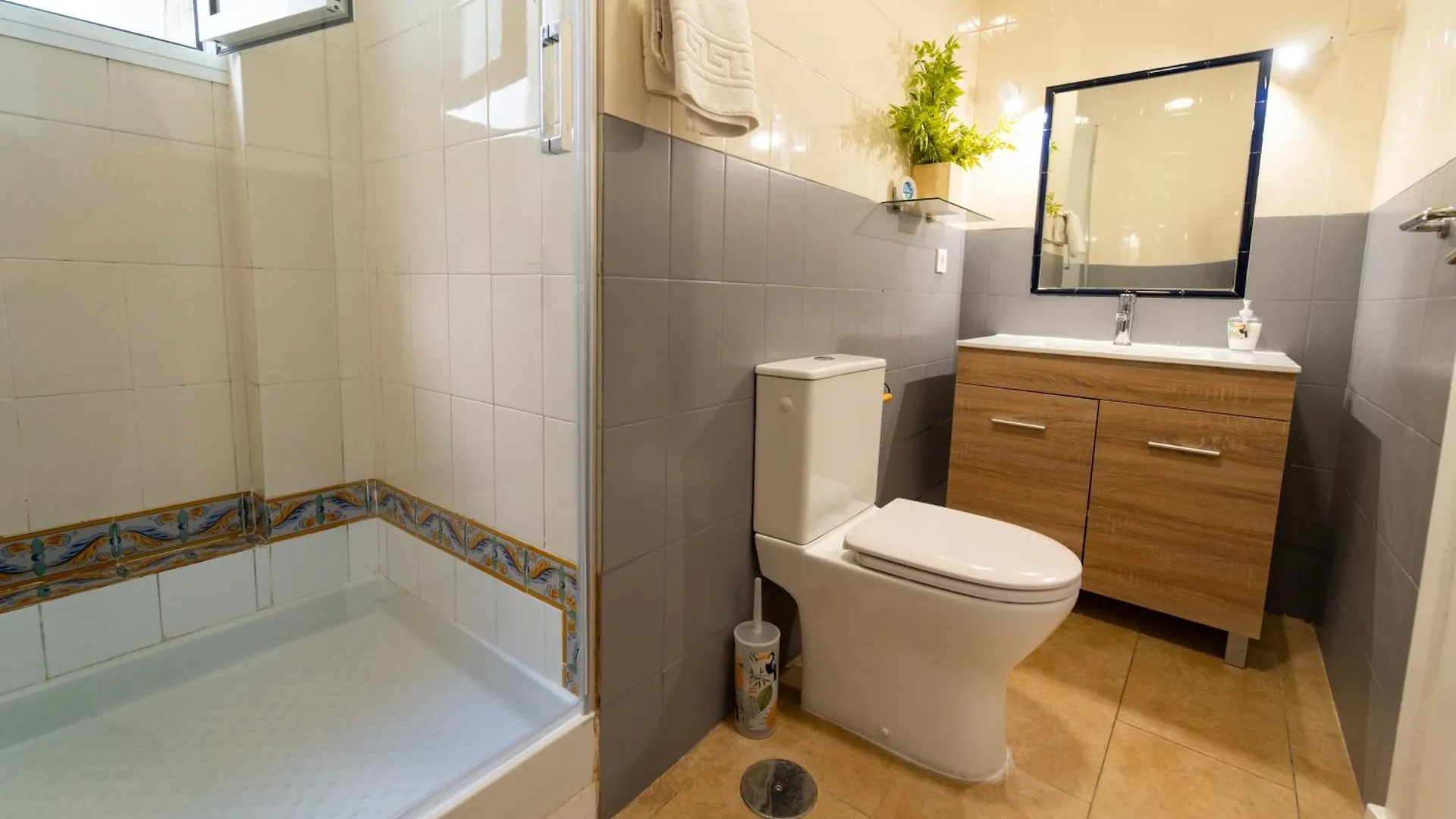 Dean Lopez Luxury Apartment Seville 0*,  Spain