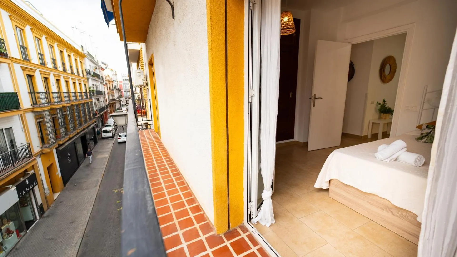 Dean Lopez Luxury Apartment Seville