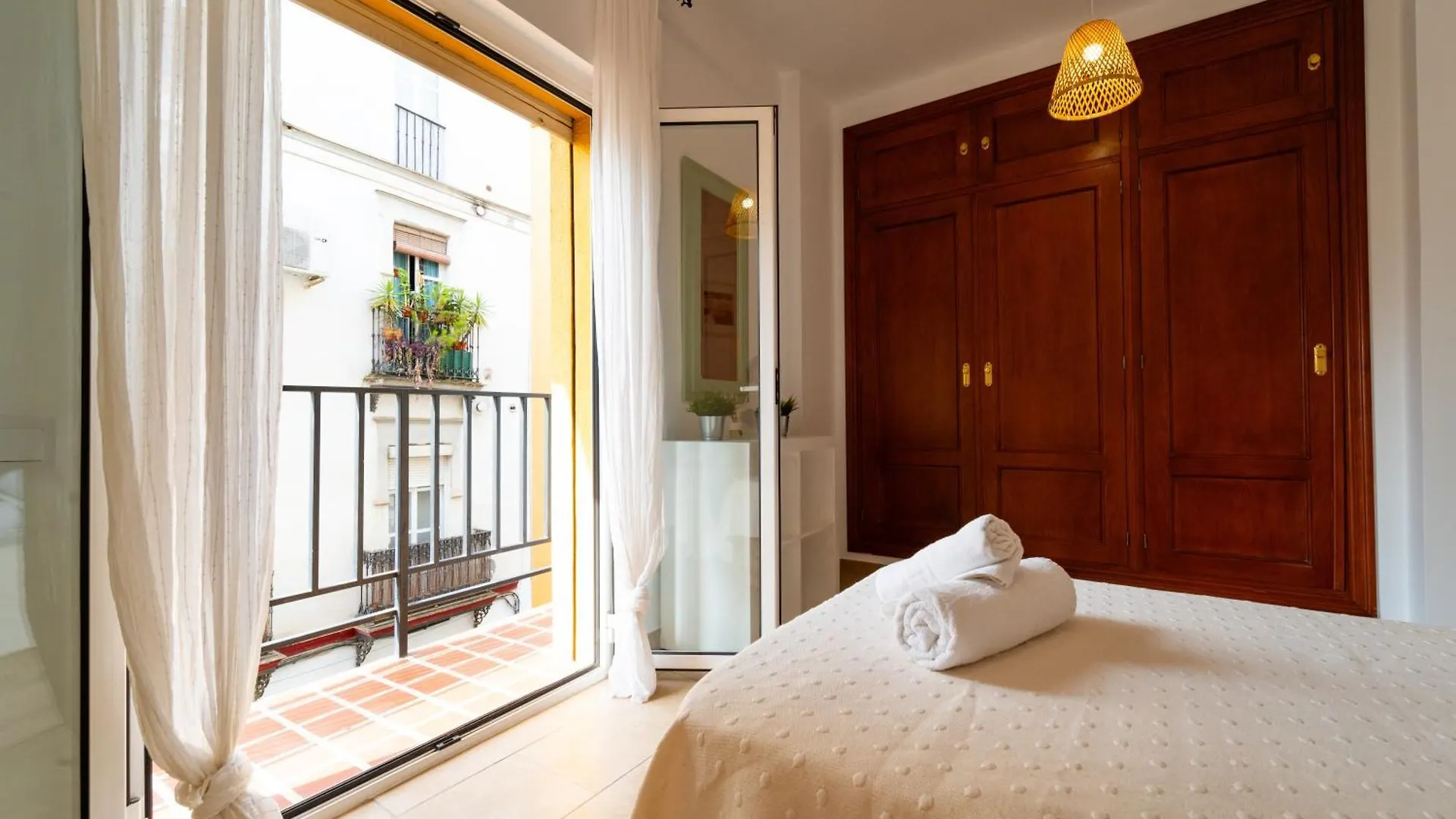 Dean Lopez Luxury Apartment Seville 0*,
